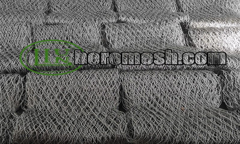 Stainless steel hand woven wire mesh